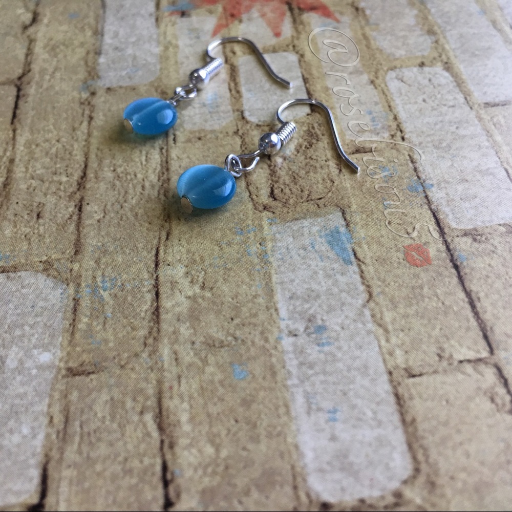 💧HP! Minimalist Aqua Glass Bead Dainty Earrings - Picture 5 of 8